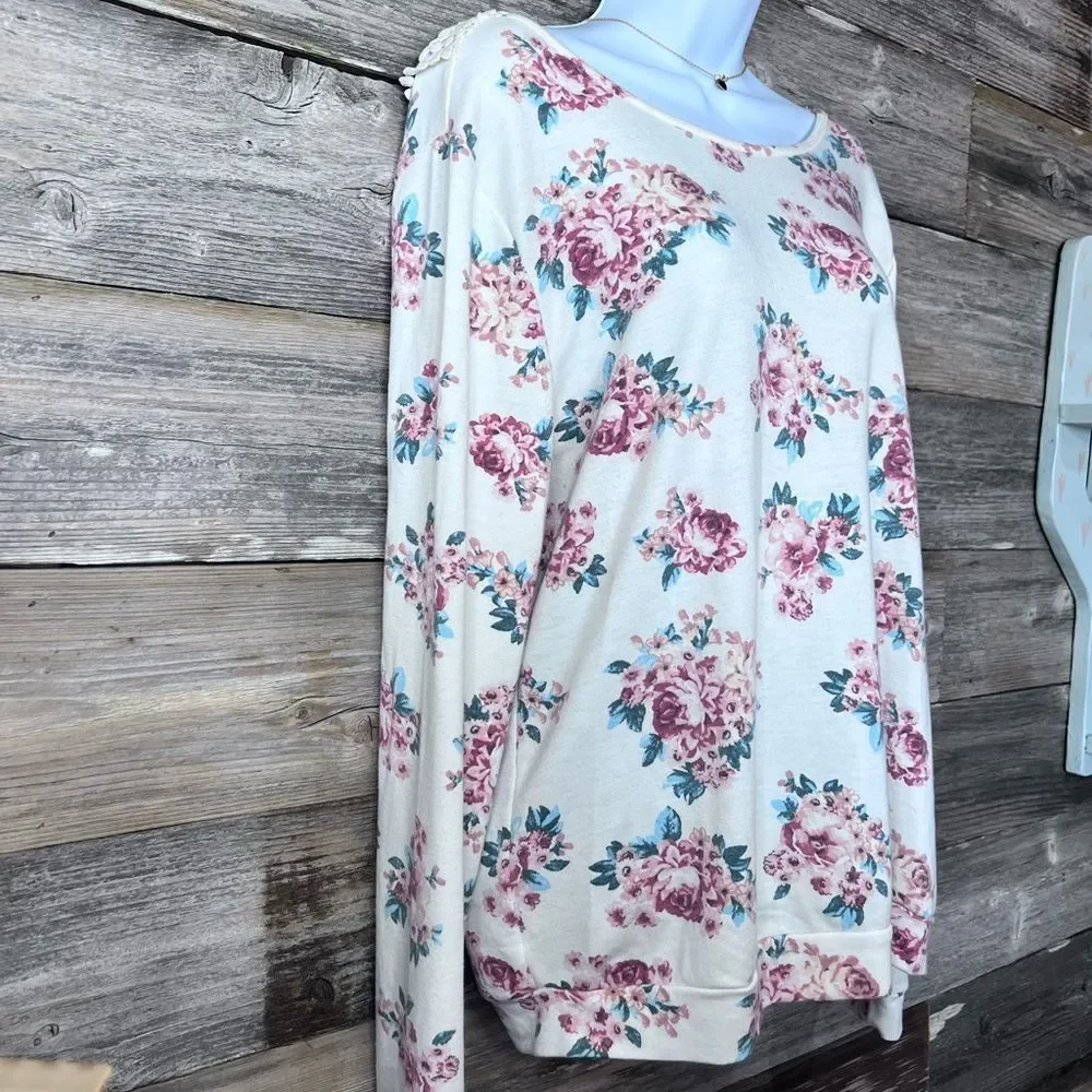YaYa Club Open Back Crochet Trimmed Loose Fit Floral Sweatshirt 💗